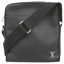 Louis Vuitton-Louis Vuitton Taiga PPM M30265 Shoulder Bag-Black