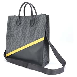 Fendi-Fendi Zucca Vertical Leather Shoulder Bag-Black