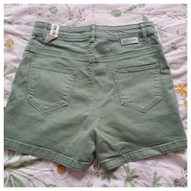 Ikks-Shorts-Green