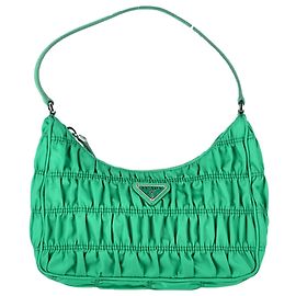 Prada Mini Tessuto Gaufre Schultertasche aus grünem Nylon Grün