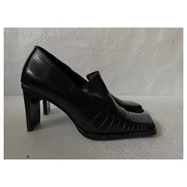 Gucci-Gucci Vintage Leather Shoes-Black