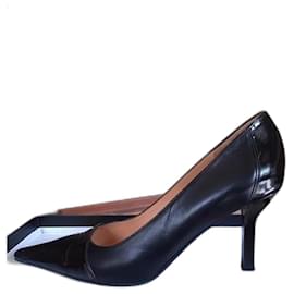 Chanel-Amazing Chanel Classic Heels-Black