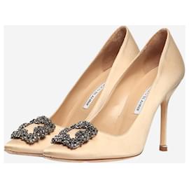 Manolo Blahnik-Gold Hangisi satin pumps - size EU 38.5-Golden