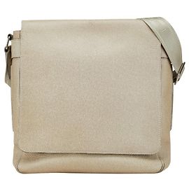 Bolsa de Ombro Milo Taiga da Louis Vuitton Bege Outro