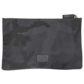 Valentino Garavani Pochette zippée large camouflage Valentino en nylon noir Noir