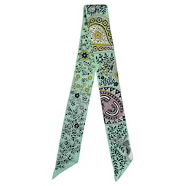 Hermès-Foulard en soie vert HERMES Twilly Arbre de Vie-Vert