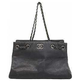 Chanel-Chanel Black Grained Calfskin Shoulder Bag-Black