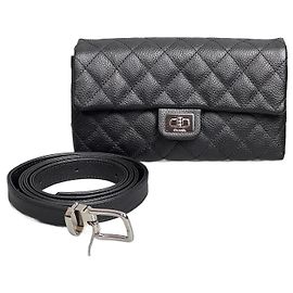 Sac ceinture Caviar Reissue 2.55 noir de Chanel Noir