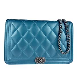 Chanel-Chanel Boy Chain Wallet in Metallic Blue-Blue