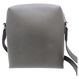 Louis Vuitton-Louis Vuitton Taiga Pochette Grigori Shoulder Bag M30505-Black