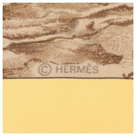 Hermès-Hermes Silk Carre 90 CASSE NOISETTE Scarf-Yellow