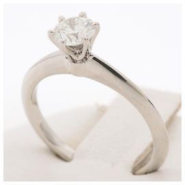 Tiffany & Co Platin-Solitärring mit einem Durchmesser von 15,7 mm Andere