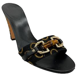 Gucci-Sandales à glissière en toile noire Gucci avec bit en bambou-Noir