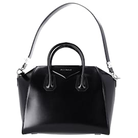 Givenchy-Givenchy Medium Antigona Handbag in Black Calf Leather-Black
