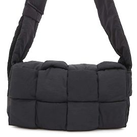 Borsa a spalla media in nylon Padded Tech Cassette di Bottega Veneta Nero