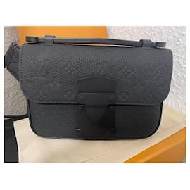 Louis Vuitton-S lock messenger-Noir
