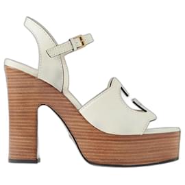 Gucci-Sandales-Beige