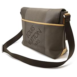 Louis Vuitton-Louis Vuitton Damier Geant Messenger Bag-Brown