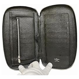 Louis Vuitton-Louis Vuitton Taiga Organizer Atoll Clutch-Black