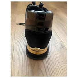 Louis Vuitton-Fuir-Noir