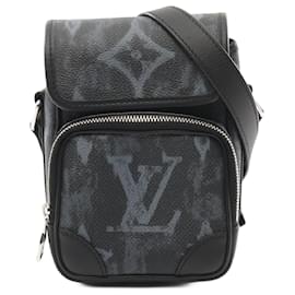 Louis Vuitton-Louis Vuitton Amazon Messenger Bag-Black
