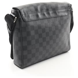 Louis Vuitton-Louis Vuitton District PM NM Shoulder Bag-Black
