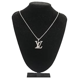 Louis Vuitton-LOUIS VUITTON Pandantif LV XL Necklace White Gold Diamond Q93821 Auth 27695S-Silvery