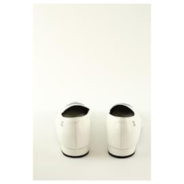 Chanel-Ballerines en cuir verni-Blanc