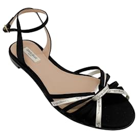 Giorgio Armani-Sandales plates à logo strappy Giorgio Armani noires / blanches-Noir