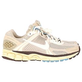 Baskets Nike Zoom Vomero 5 en synthétique beige Beige