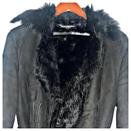 Gucci-Authentic Gucci 02 AW Tom Ford Runway Shearling Coat-Black
