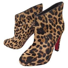 Christian Louboutin-CHAUSSURES CHRISTIAN LOUBOUTIN BOTTINES KRISTEN 3120314 LEOPARD 37.5 BOOTS-Beige
