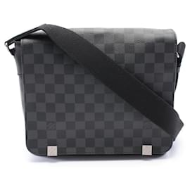 Louis Vuitton-Louis Vuitton District PM NM Shoulder Bag-Black