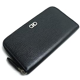 Salvatore Ferragamo-Salvatore Ferragamo Gancini Long Wallet-Black
