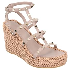 Valentino Garavani-Sandales compensées Rockstud de Valentino Garavani-Rose