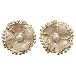 Chanel CC Flower Stud Earrings in Gold Metal Golden