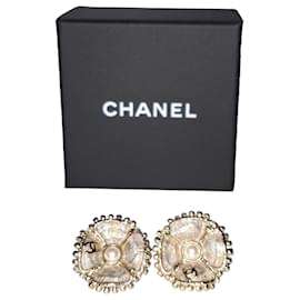 Chanel-Boucles d'oreilles Chanel CC Flower en métal doré-Doré