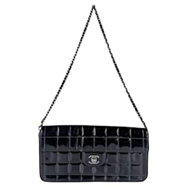 Chanel-Sac à épaule en cuir verni noir Chanel-Noir