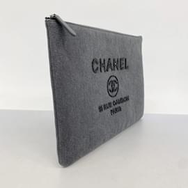 Chanel-Sac à main Chanel Clutch Deauville en denim gris-Marron