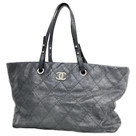 Chanel-Sac fourre-tout en cuir noir Chanel-Noir