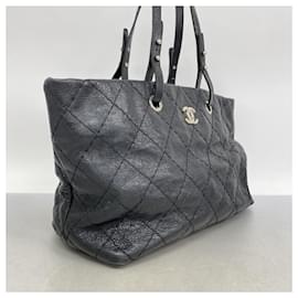 Chanel-Sac fourre-tout en cuir noir Chanel-Noir