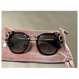 Miu Miu-Sunglasses-Black
