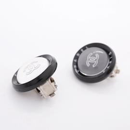 Chanel-Chanel Black and Silver Clip Earrings-Black,Silvery