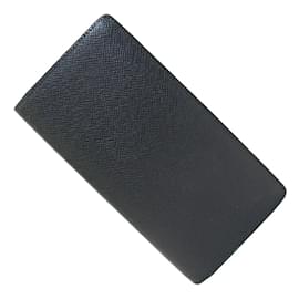 Louis Vuitton-Louis Vuitton Bi-fold Long Wallet in Taiga Leather-Black
