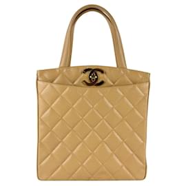 Chanel-Sac à main en cuir de veau grainé beige Chanel-Beige