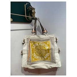 Louis Vuitton-Collector-Beige