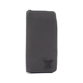 Louis Vuitton-Louis Vuitton LV Aerogram Zippy Wallet-Black