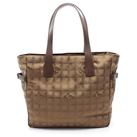 Chanel-Sac fourre-tout GM de la nouvelle ligne de voyage en cuir et toile nylon Chanel A15825-Vert