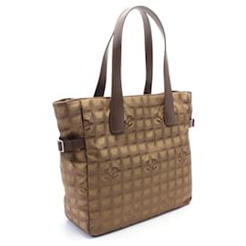 Chanel-Sac fourre-tout GM de la nouvelle ligne de voyage en cuir et toile nylon Chanel A15825-Vert