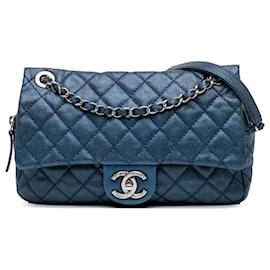 Chanel-Chanel Bleu Jumbo Iridescent Matelassé Caviar Easy Flap-Bleu